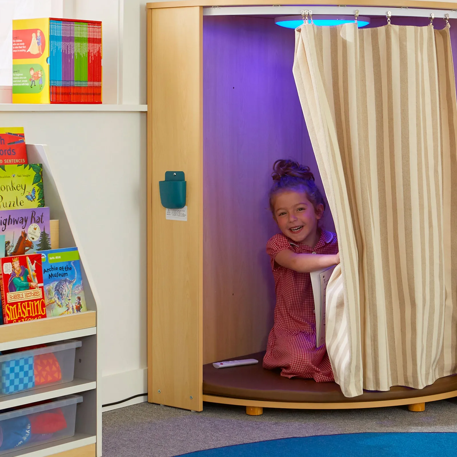 Little Helper ADHS- und Autismusfreundliche sensorische LED-Lichter und Soundkabine | Bluetooth | Kompatibel mit SMART-Geräten | 3–10 Jahre