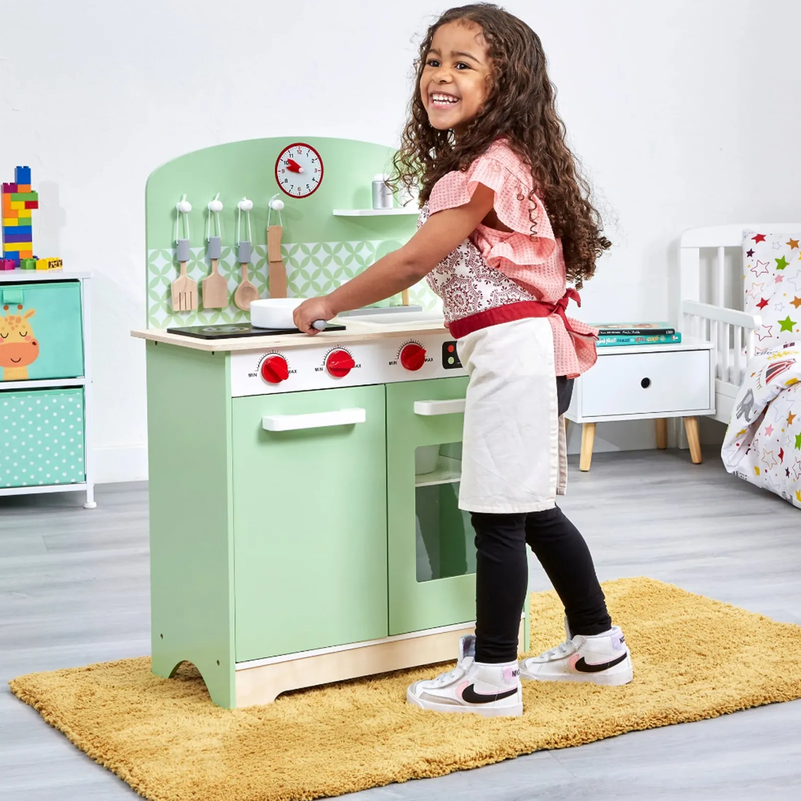 Little Helper Deluxe Montessori Öko-Spielküche aus Holz im Retro-Stil | Zahlreiche Funktionen und Zubehör | Grün