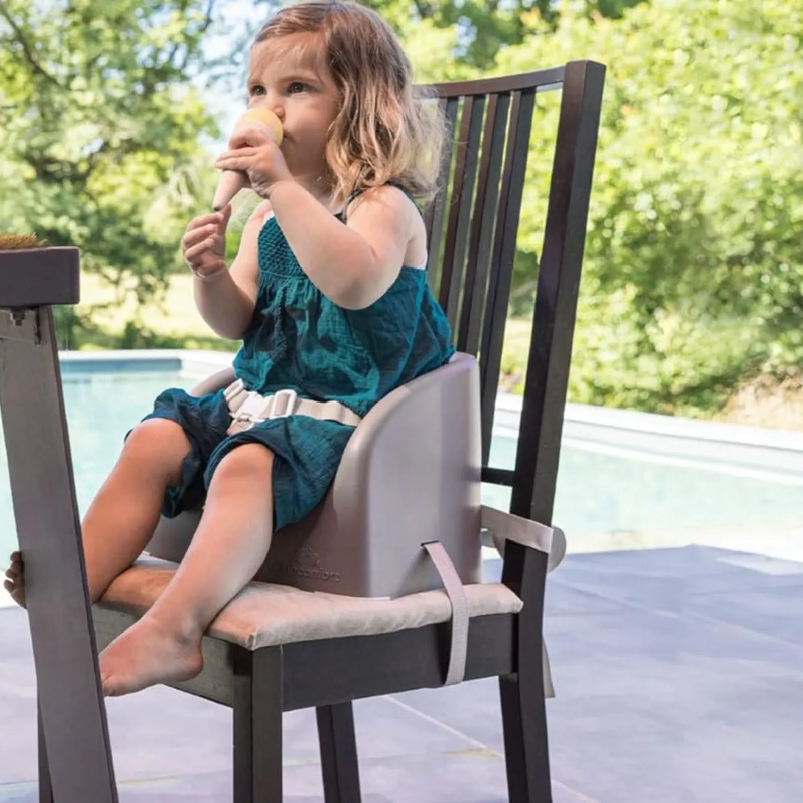 Kinder Little Helper Everyday Supersicherer Babysitz für den Tisch | Futtersitz | Grau mit Geschirr