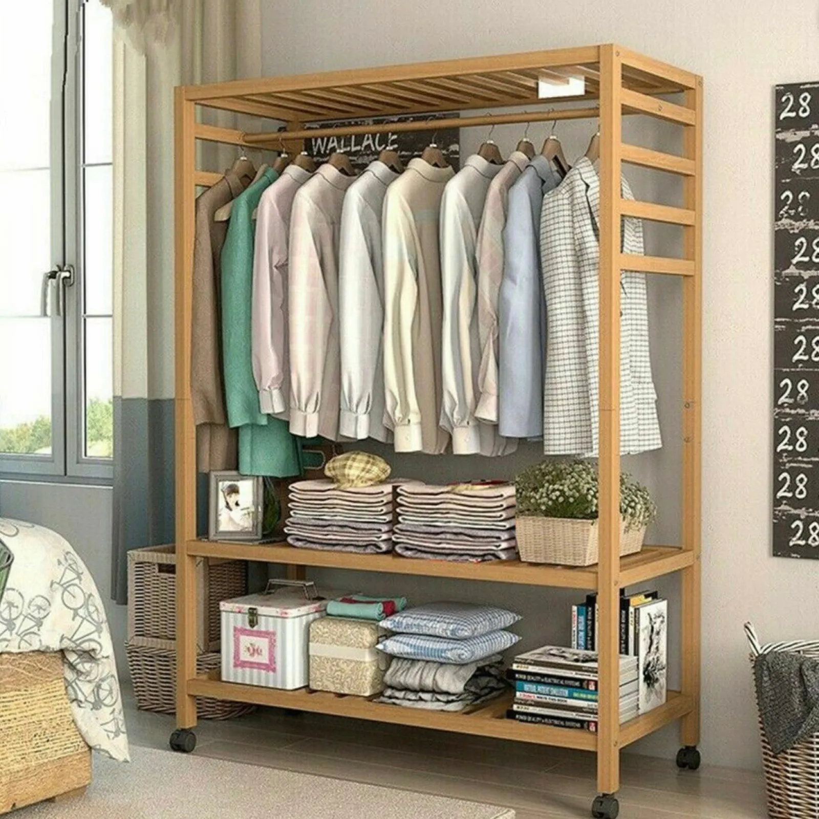 Kinder Little Helper Große Kleiderstange aus Bambusholz | Stange mit 3 offenen Ablagen und 4 Haken | Offener Kleiderschrank mit Rollen