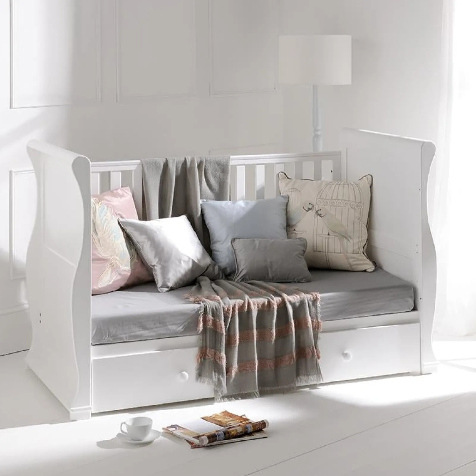 Kinder Little Helper 4-in-1 Cocoon Schlittenbett mit Schublade | Holzbett | Kleinkinderbett | Tagesbett | Weiß