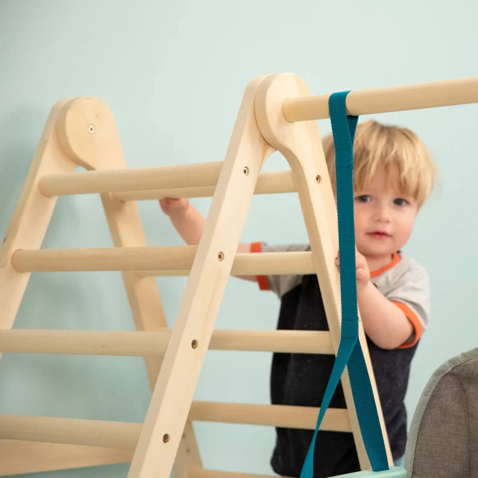 Kinder Little Helper Indoor-Kletterhalle aus umweltfreundlichem FSC-Holz, Montessori- und Pikler-Kletterhalle mit Schaukel | Natürlich | 6m/18m+