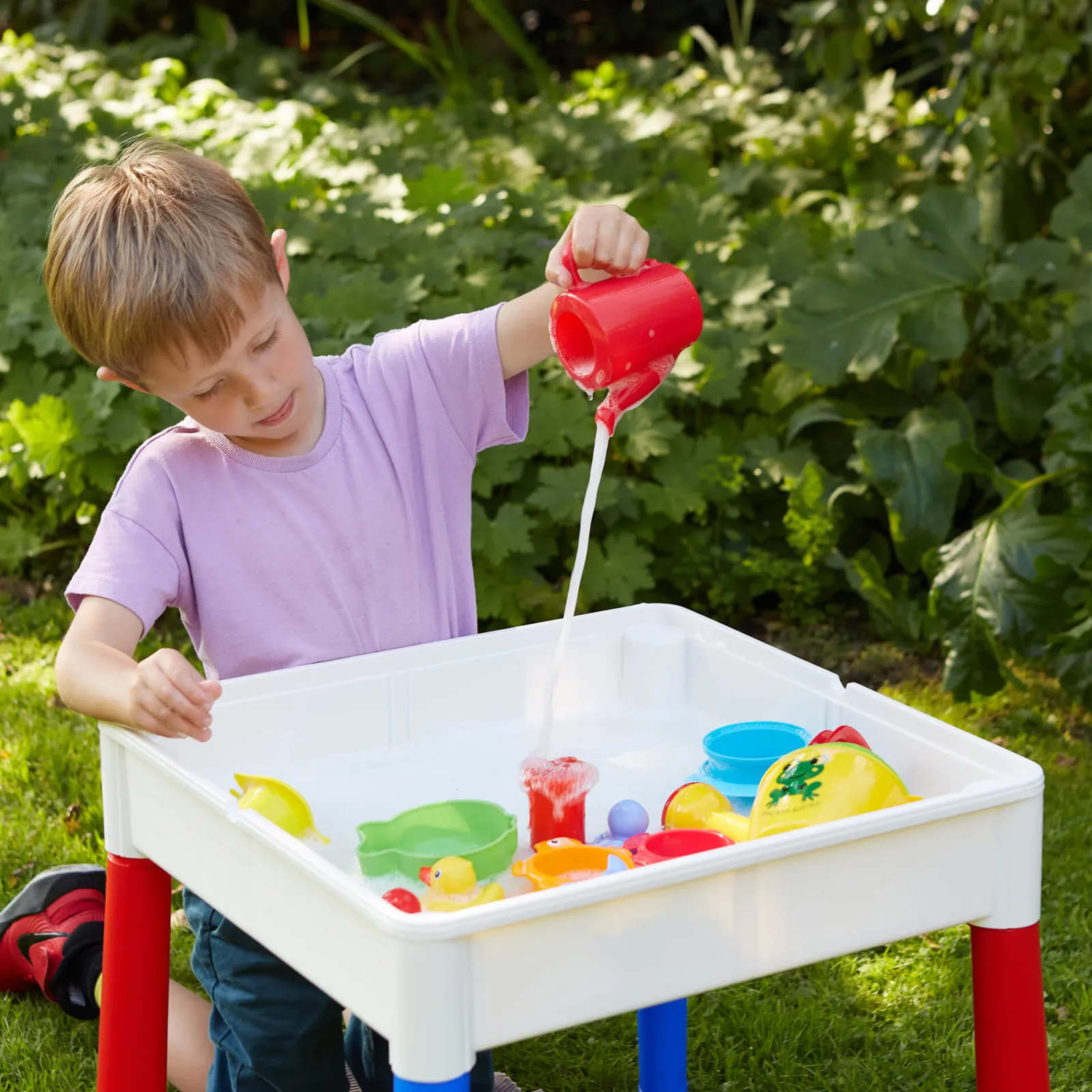 Kinder Little Helper 5-in-1-Set aus Tisch und 2 Stühlen für Kinder | Sand- und Wasserkasten | Lego | Trocken abwischbare Oberseite | Aufbewahrung