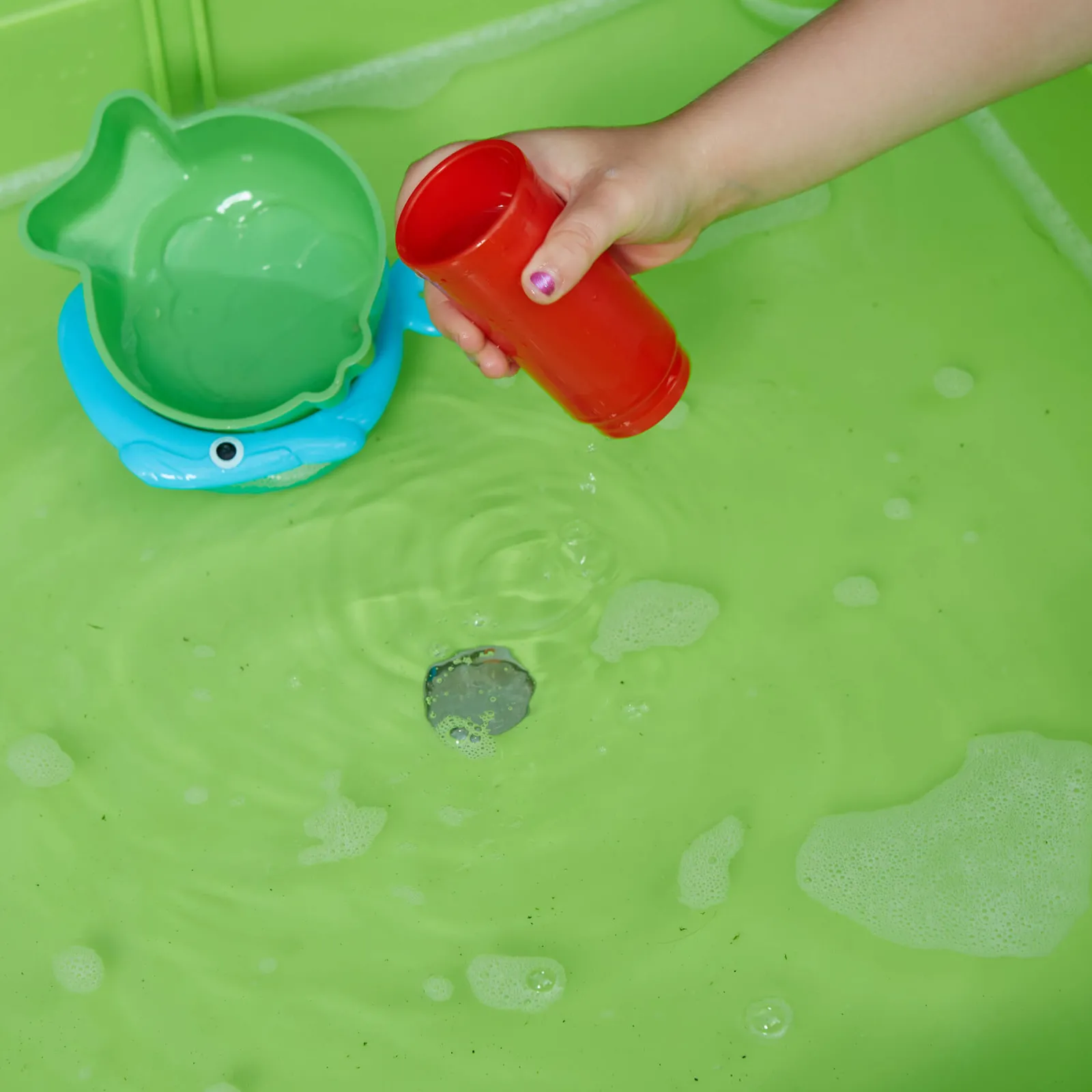 Kinder Little Helper 5-in-1-Set aus Tisch und 2 Stühlen für Kinder | Sand- und Wasserkasten | Lego | Trocken abwischbare Oberseite | Aufbewahrung