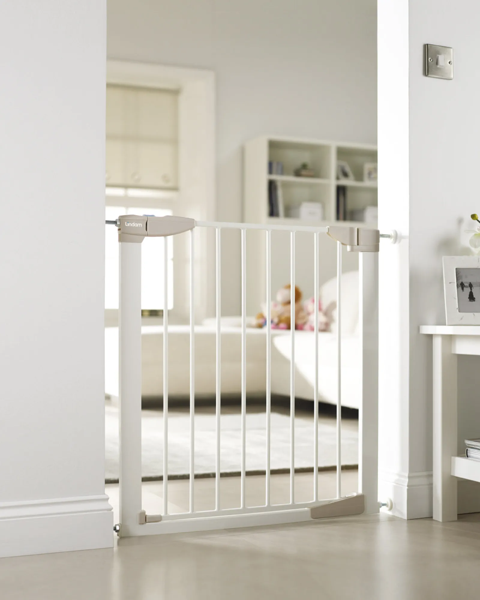 Kinder Little Helper Lindam Sure Shut Orto Gate | Babyschutzgitter | weißes Treppenschutzgitter (76-82 cm)