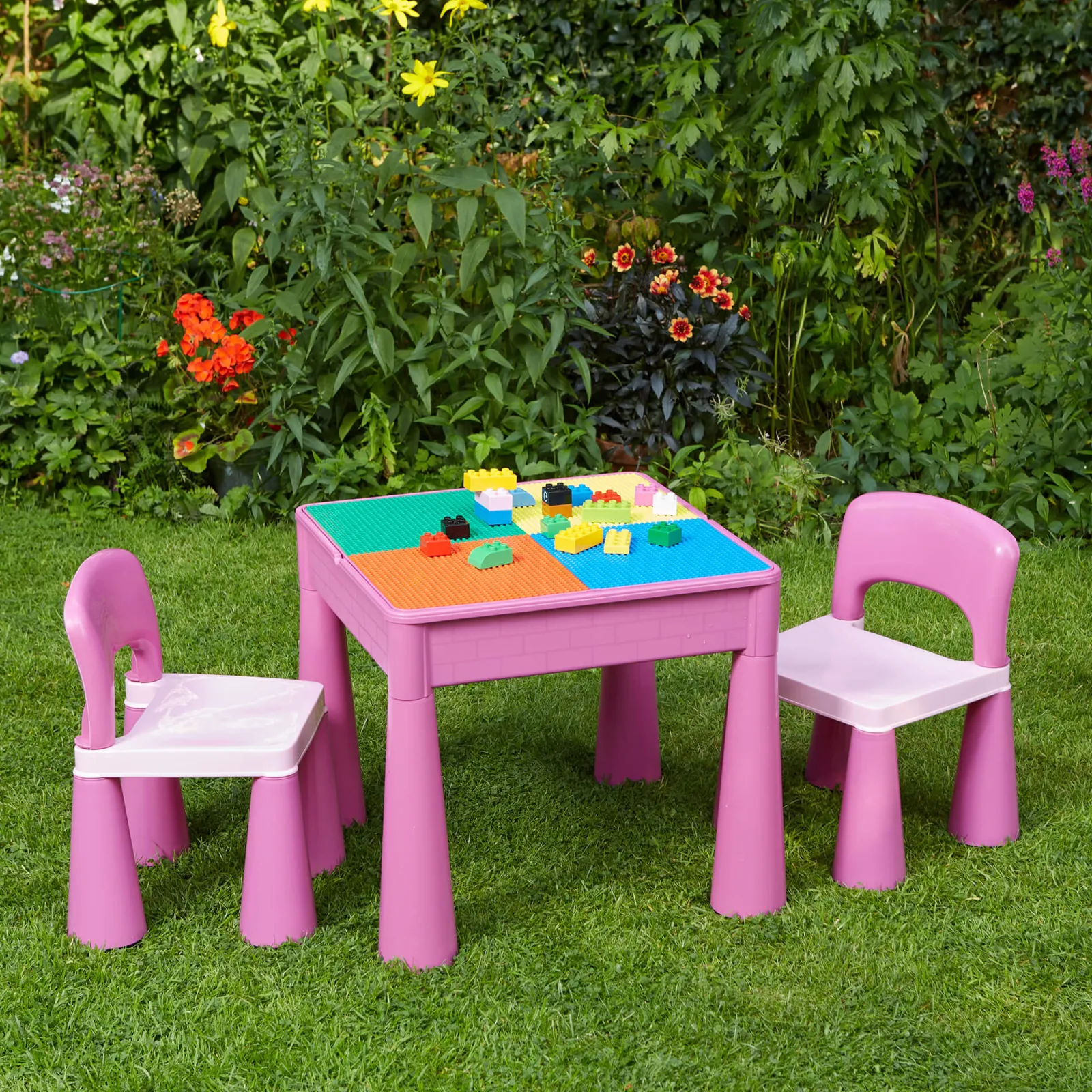 Kinder Little Helper Mehrzweck-Set aus Kunststoff für drinnen und draußen mit Tisch und 2 Stühlen | Lego-Brett | Sand- und Wasserkasten | Rosa