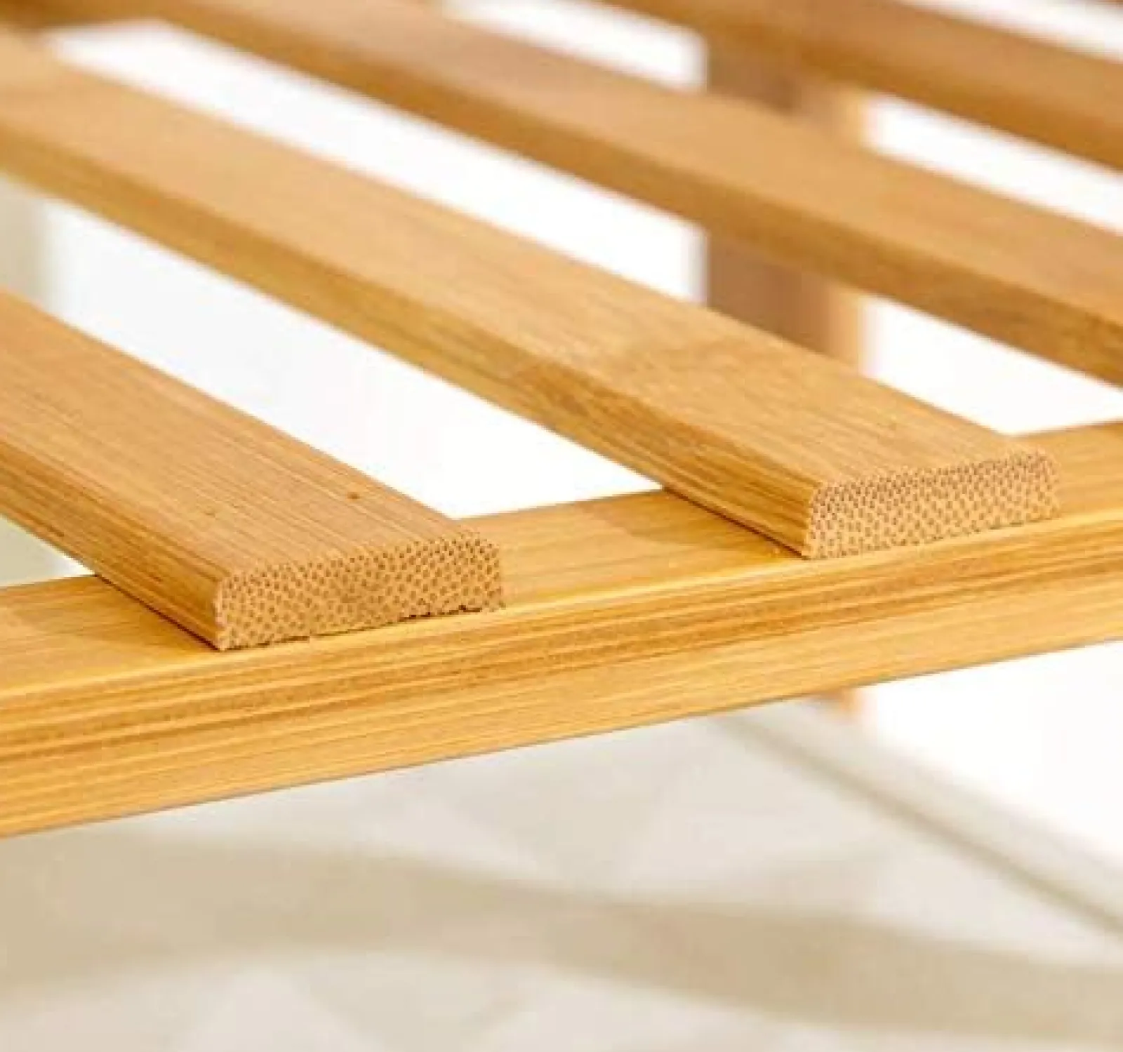 Kinder Little Helper Minimalistische Kleiderstange aus Bambusholz | Freistehender Kleiderständer mit 7 Ablagen | Natürlich | 1,4 m hoch