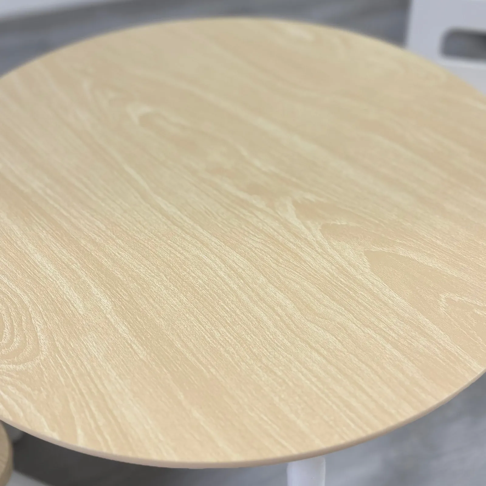 Kinder Little Helper Moderner Montessori-Tisch und 2 Stühle aus weißem und natürlichem Holz für Kinder | Ab 2 Jahren