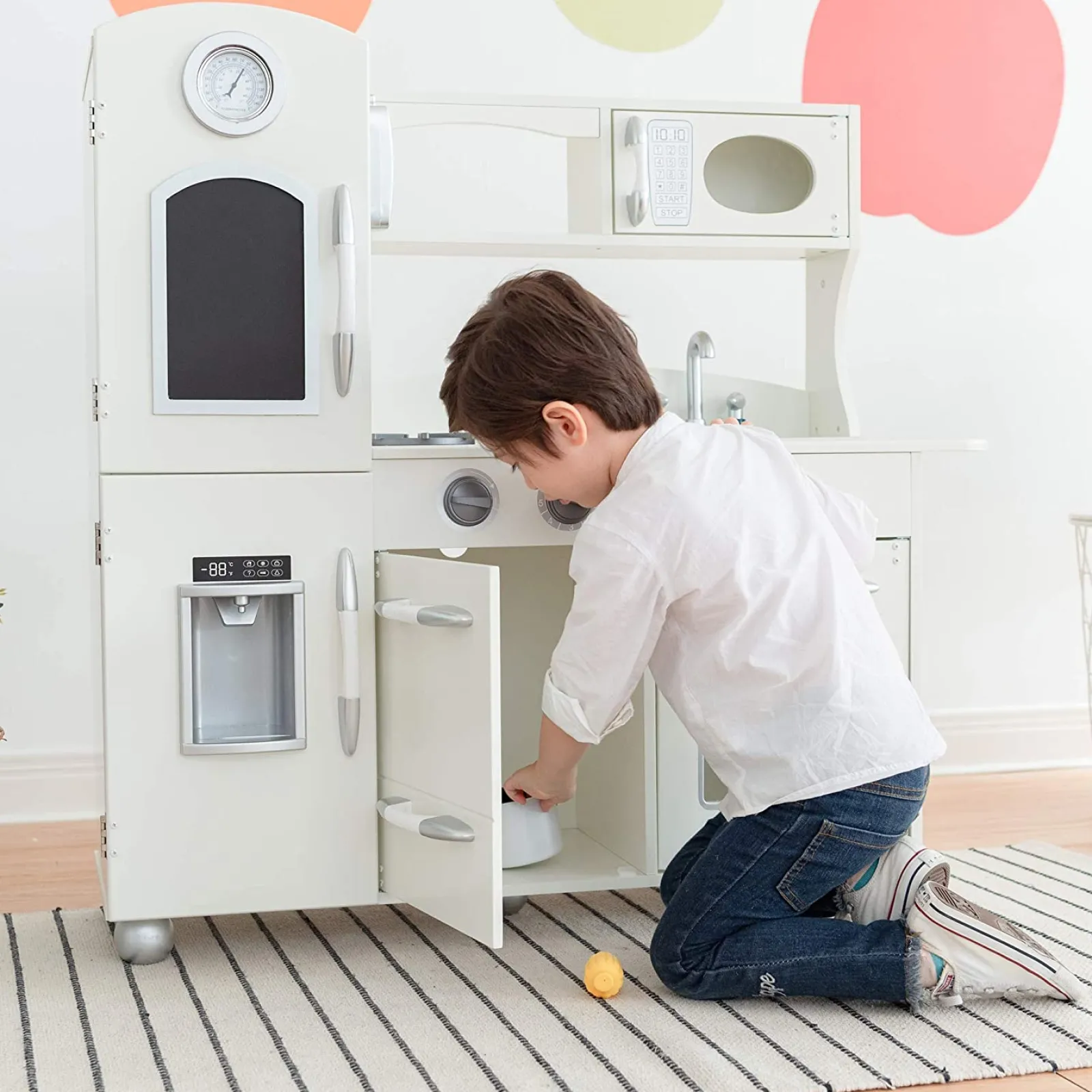 Little Helper Montessori Deluce Design Holzspielzeugküche mit realistischem Zubehör und vorgetäuschtem Eis | Weiß
