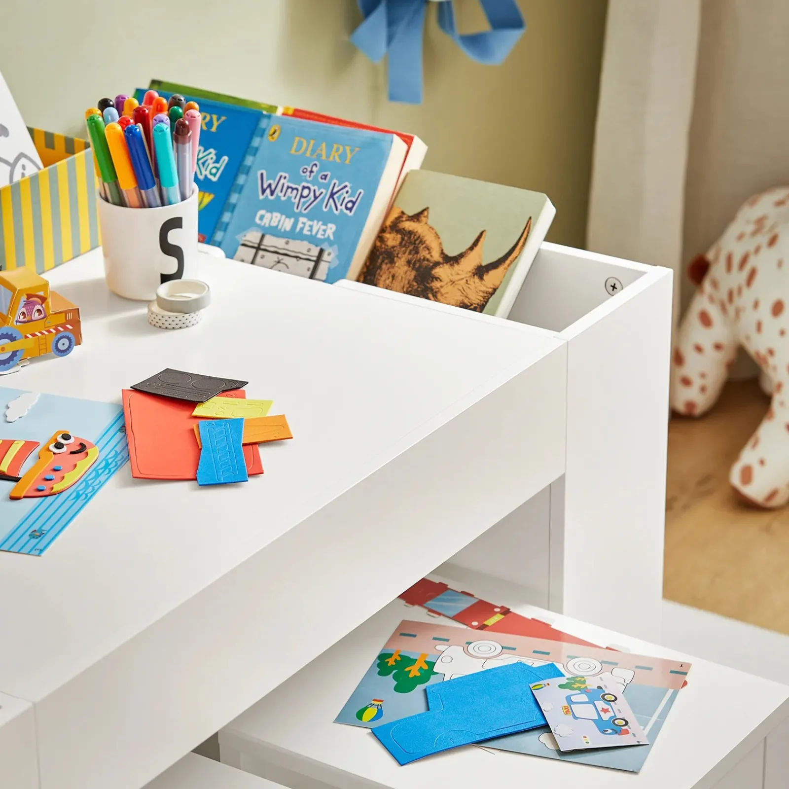 Kinder Little Helper Montessori-Kunsttisch und 2 Hocker im Set | 8 Aufbewahrungsboxen | Wendbarer Lego-Tisch für den Schreibtisch | Weiß | Ab 3 Jahren