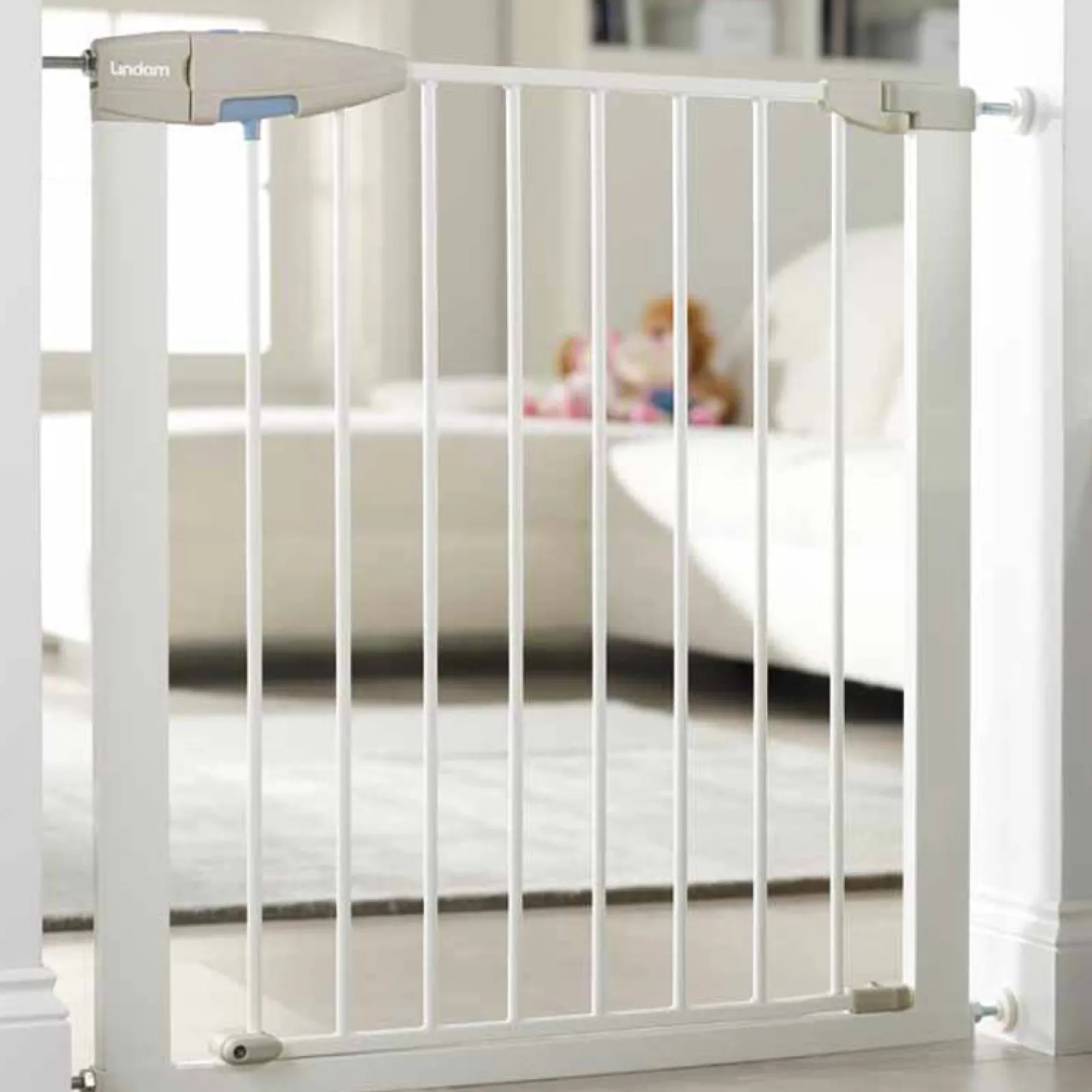 Kinder Little Helper Preisgekröntes Lindam White Sure Shut Pressure Fit Treppenschutzgitter | Babytor | Ausziehbares Schutzgitter (76–82 cm)