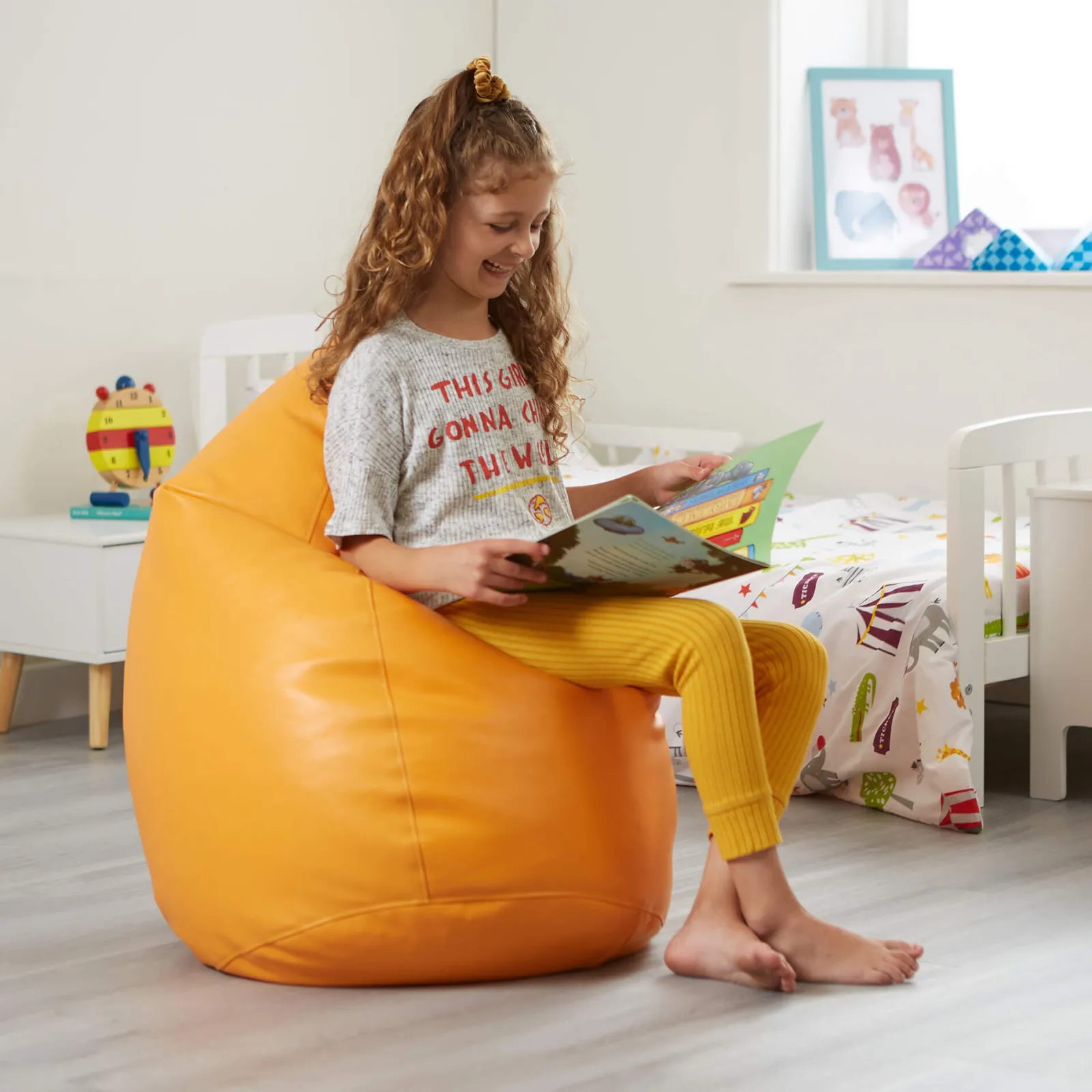 Kinder Little Helper Robuster und äußerst bequemer, wasserdichter Sitzsack für Kinder in Orange
