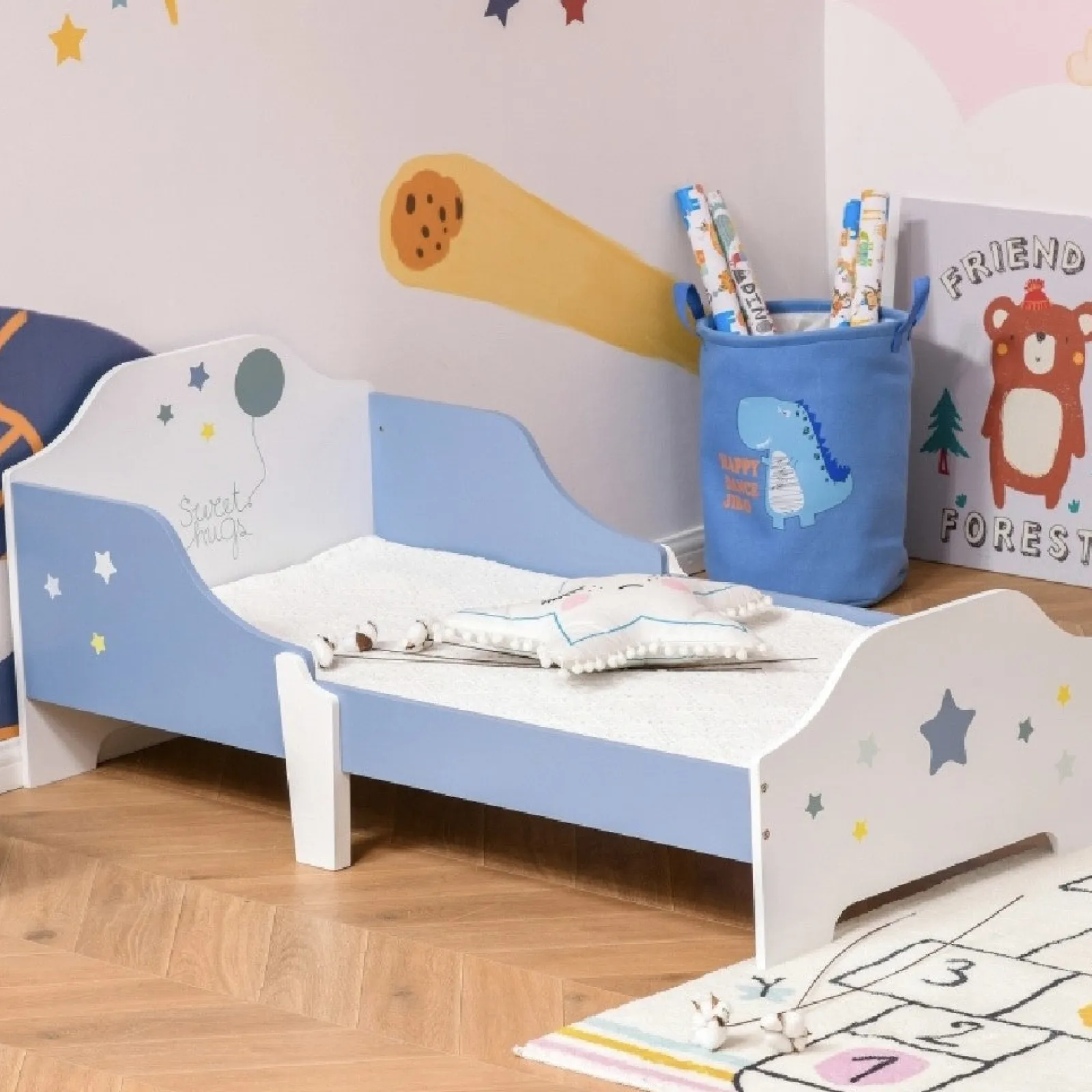 Kinder Little Helper Superstar „Sweet Hugs“ Kinder-Einzelbett mit Seitengittern | Blau & Weiß | 1,43 m lang x 73 cm breit | 3–6 Jahre