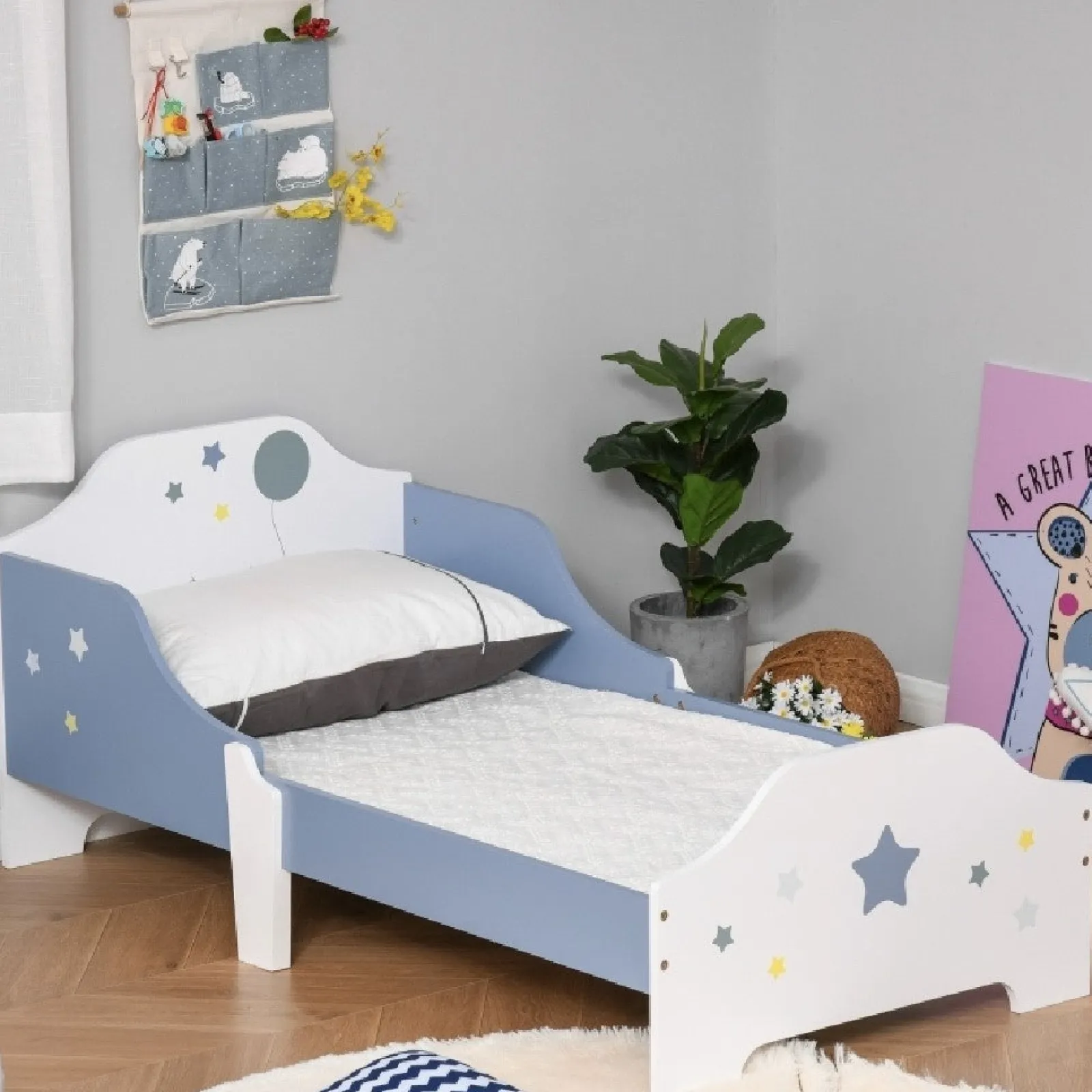 Kinder Little Helper Superstar „Sweet Hugs“ Kinder-Einzelbett mit Seitengittern | Blau & Weiß | 1,43 m lang x 73 cm breit | 3–6 Jahre